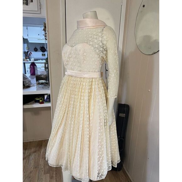 Unique Vintage Womens Large Peach Ivory Lace V-Back Formal Wedding Dress NWT - Picture 5 of 13